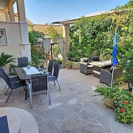 Apartamento Ana-1 By Interhome
