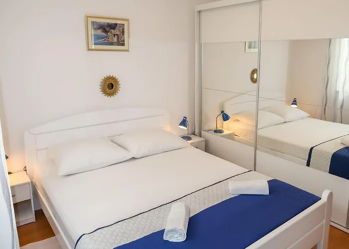 Apartman Ana-1 By Interhome Supetar