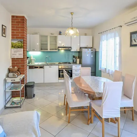 Apartamento Ana-1 By Interhome